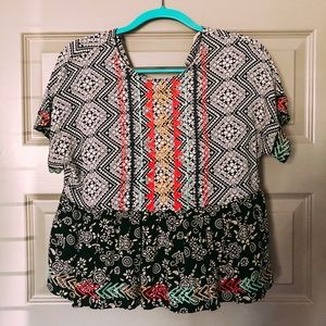 Size M colorful boutique top